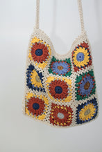 Laden Sie das Bild in den Galerie-Viewer, Kleine Crochet-Tasche (Vintage)