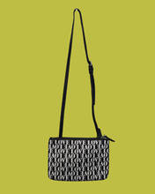 Laden Sie das Bild in den Galerie-Viewer, Calvin Klein LOVE-Tasche