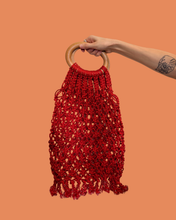 Laden Sie das Bild in den Galerie-Viewer, Vintage Makramee Tasche rot
