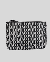 Laden Sie das Bild in den Galerie-Viewer, Calvin Klein LOVE-Tasche