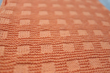 Laden Sie das Bild in den Galerie-Viewer, Stricktop handgemacht Aprikose