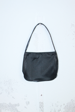 Laden Sie das Bild in den Galerie-Viewer, Mini-Tasche schwarz-silber