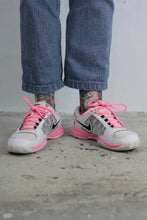 Laden Sie das Bild in den Galerie-Viewer, Pinke Nike Sneakers