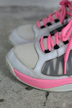 Laden Sie das Bild in den Galerie-Viewer, Pinke Nike Sneakers