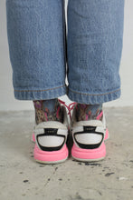 Laden Sie das Bild in den Galerie-Viewer, Pinke Nike Sneakers