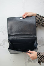 Laden Sie das Bild in den Galerie-Viewer, 🙂 ♥︎ Lederclutch (Vintage)