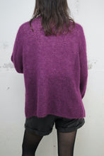 Laden Sie das Bild in den Galerie-Viewer, ♥︎ Strickjacke Aubergine Party