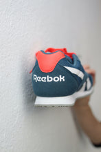 Laden Sie das Bild in den Galerie-Viewer, ♥︎ Reebok Sneakers