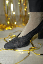 Laden Sie das Bild in den Galerie-Viewer, Spitzen-Pumps