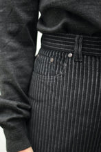 Laden Sie das Bild in den Galerie-Viewer, Schwarze Manchesterhose (Vintage)