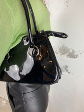 Laden Sie das Bild in den Galerie-Viewer, 🙂 Lacktasche 90s (Vintage)