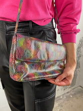 Laden Sie das Bild in den Galerie-Viewer, Regenbogen Ledertasche (Vintage)