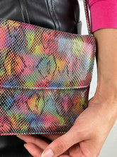 Laden Sie das Bild in den Galerie-Viewer, Regenbogen Ledertasche (Vintage)