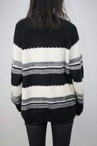 Gestreifter Strickpullover