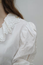 Laden Sie das Bild in den Galerie-Viewer, Weisse Bluse mit Puff-Ärmel (Vintage)