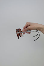 Laden Sie das Bild in den Galerie-Viewer, 70er Sonnenbrille (Vintage)
