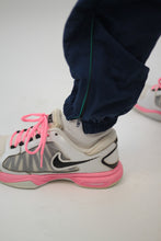 Laden Sie das Bild in den Galerie-Viewer, ♥︎ Blaue 90s Trainerhose (Vintage)