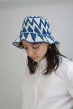 Laden Sie das Bild in den Galerie-Viewer, Crochet Bucket Hat