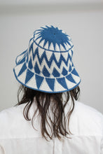 Laden Sie das Bild in den Galerie-Viewer, Crochet Bucket Hat