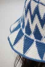 Laden Sie das Bild in den Galerie-Viewer, Crochet Bucket Hat