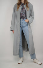 Laden Sie das Bild in den Galerie-Viewer, Fluider Trenchcoat (Vintage)