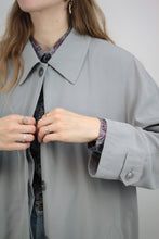 Laden Sie das Bild in den Galerie-Viewer, Fluider Trenchcoat (Vintage)
