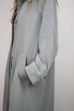 Laden Sie das Bild in den Galerie-Viewer, Fluider Trenchcoat (Vintage)