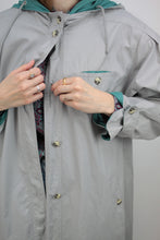 Laden Sie das Bild in den Galerie-Viewer, Grauer Kapuzen-Trenchcoat (Vintage)