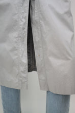 Laden Sie das Bild in den Galerie-Viewer, Grauer Kapuzen-Trenchcoat (Vintage)