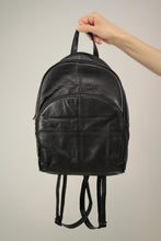 Laden Sie das Bild in den Galerie-Viewer, Kunstleder Rucksack