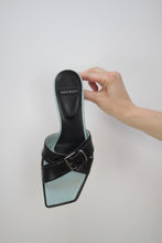 Laden Sie das Bild in den Galerie-Viewer, Y2K schwarze Ledermules (Vintage)