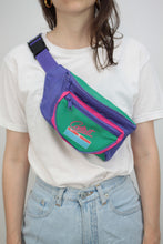 Laden Sie das Bild in den Galerie-Viewer, 90s Bauchtasche (Vintage)