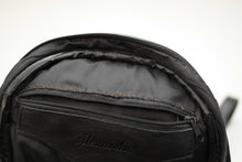 Laden Sie das Bild in den Galerie-Viewer, Kunstleder Rucksack