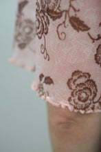 Laden Sie das Bild in den Galerie-Viewer, Kurzärmelig Blumenbluse (Vintage)