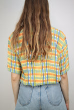 Laden Sie das Bild in den Galerie-Viewer, Karierte kurzärmelige Bluse (Vintage)