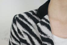 Laden Sie das Bild in den Galerie-Viewer, 🙂 Zebra Mantel