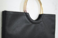 Laden Sie das Bild in den Galerie-Viewer, Handtasche mit goldenem Bügel