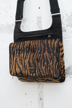 Laden Sie das Bild in den Galerie-Viewer, 😀 Tigertasche