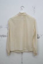 Laden Sie das Bild in den Galerie-Viewer, Bluse mit Schleife (Vintage)