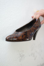 Laden Sie das Bild in den Galerie-Viewer, Pumps Tortoiseshell (Vintage)