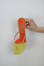 Laden Sie das Bild in den Galerie-Viewer, Y2K gelbe Buffalo Mid-Heels
