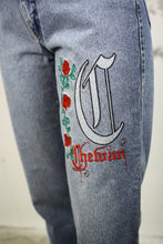 Laden Sie das Bild in den Galerie-Viewer, 90s Mom-Jeans bestickt (Vintage)