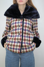 Laden Sie das Bild in den Galerie-Viewer, Tweed-Jacke mit Faux Fur Kragen (Vintage)