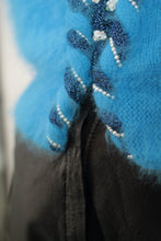 Laden Sie das Bild in den Galerie-Viewer, Angora-Perlen-Strickpullover (Vintage)