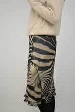 Laden Sie das Bild in den Galerie-Viewer, Y2K Zebra Rock