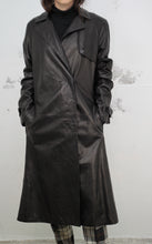 Laden Sie das Bild in den Galerie-Viewer, Alexander McQueen Ledermantel