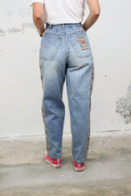 Laden Sie das Bild in den Galerie-Viewer, Mom-Jeans mit Bandana-Details (Vintage)