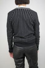 Laden Sie das Bild in den Galerie-Viewer, Bestickter feiner Strickpullover (Vintage)