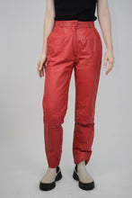 Laden Sie das Bild in den Galerie-Viewer, Rote Lederhose (Vintage)