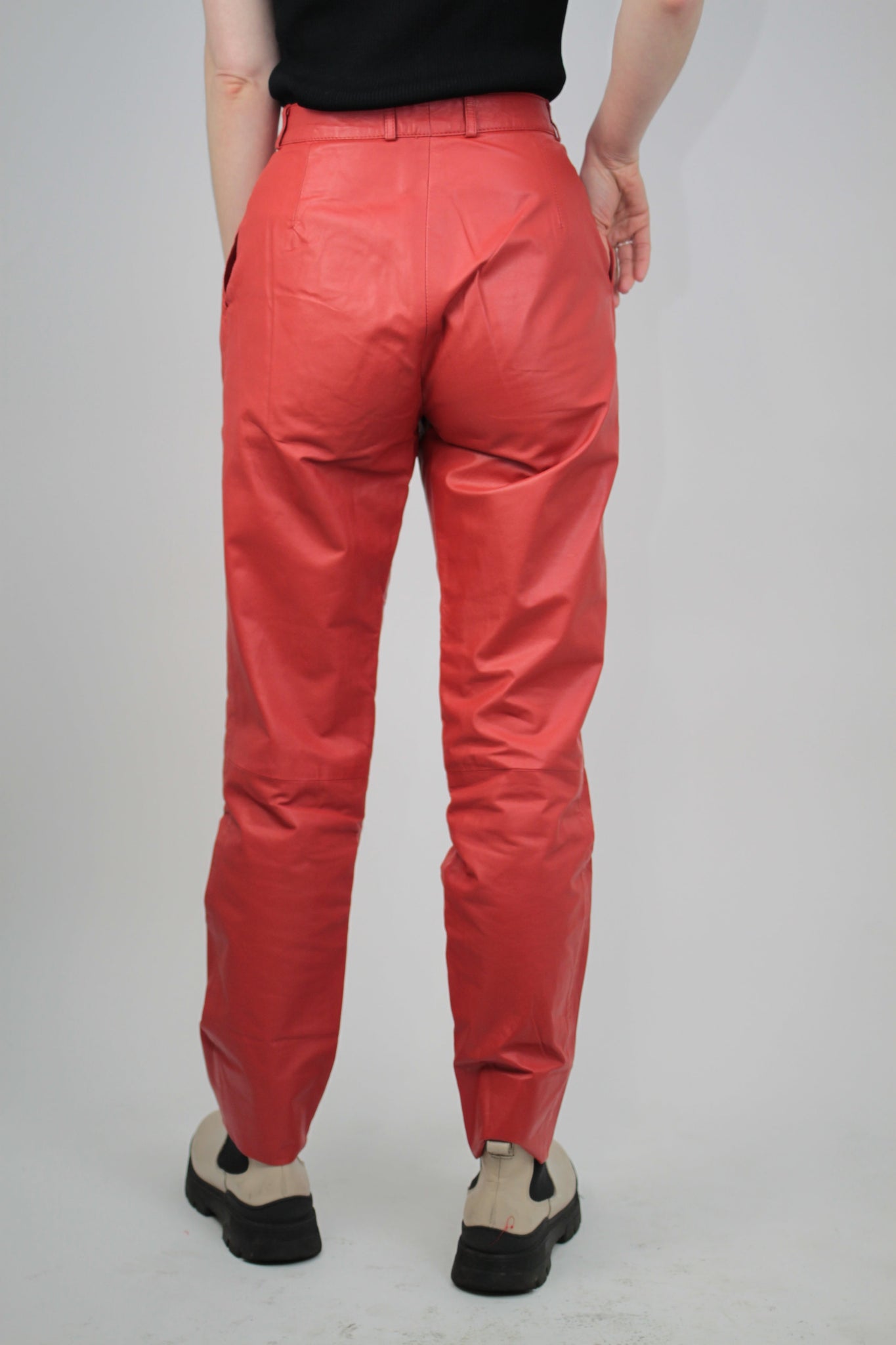 Rote Lederhose (Vintage) – Orb-it